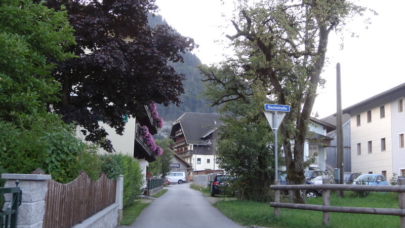 Datei:Bachstraße (Fuschl am See).jpg