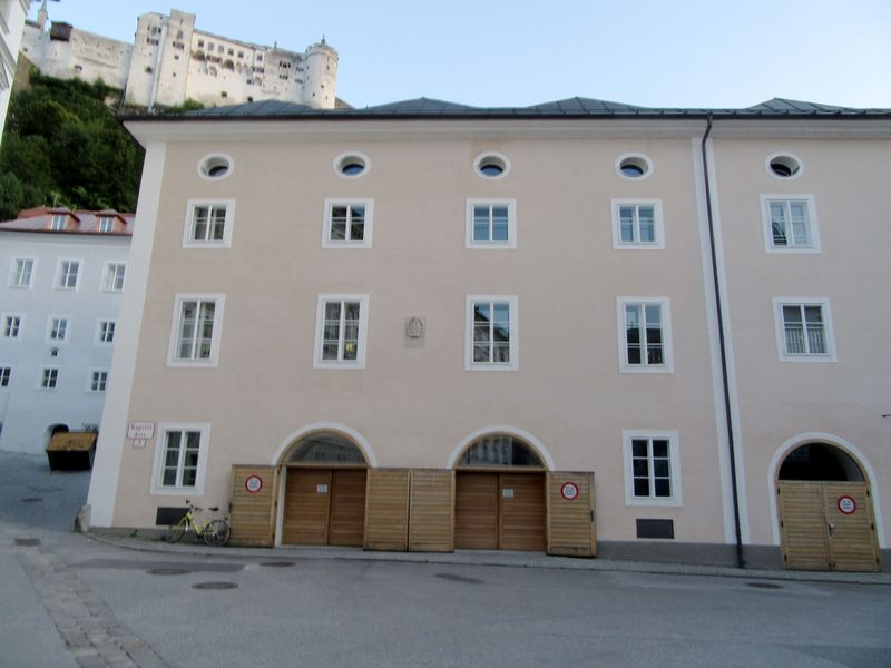 Datei:Frühere Domgaragen.jpg