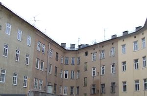 Fünfhaus, Innenansicht.JPG