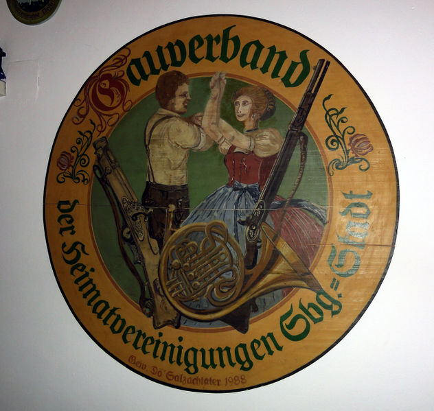 Datei:Vereinsschild im Lainerhof.jpg