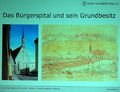 Das Salzburger Bürgerspital, dahinter der Mönchsberg, historische Aufnahme.jpg