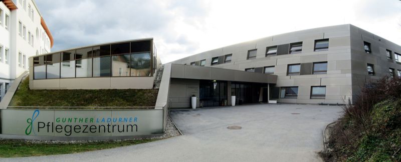 Datei:Günther Ladurner Pflegezentrum.jpg