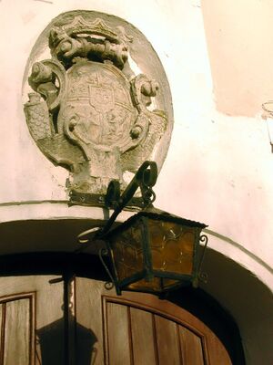Guggenthal Vandalenakte Schloss Wappen West 2003.jpg