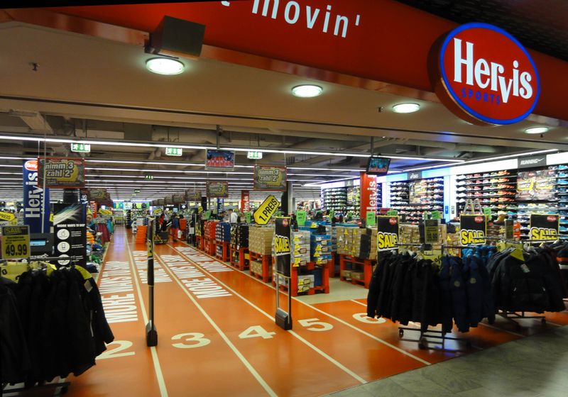 Datei:Hervis im Europark.jpg