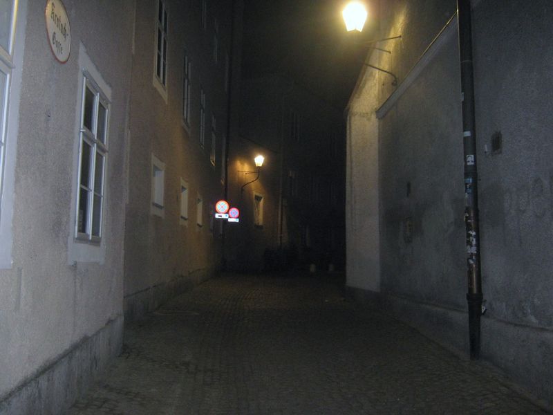 Datei:Krotachgasse Nachts.jpg