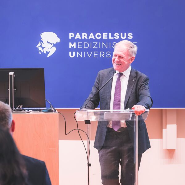 Datei:PMU-Rektor-Wolfgang-Sperl.jpg