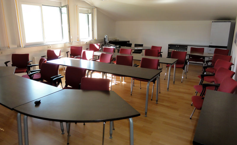 Datei:Sitzungssaal des Reinhalteverbandes.jpg