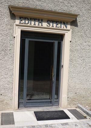 Edith-Stein-Haus, Eingang.jpg