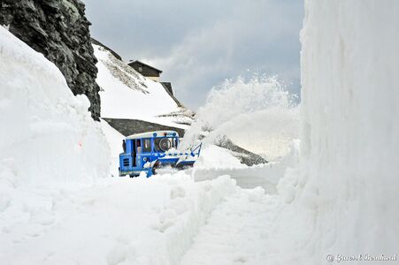 Großglockner Hochalpenstraße Schneeräumung 2025 04.jpg