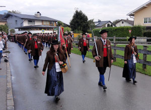 Historische Prangerschützen Oberalm.jpg