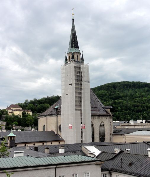Datei:Franziskanerkiche, Turmrenovierung 2019.jpg