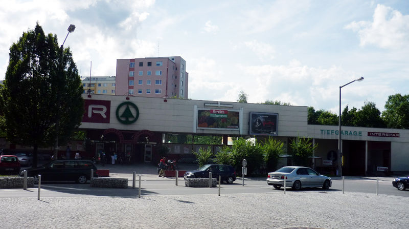 Datei:Interspar Lehen, August 2010.jpg