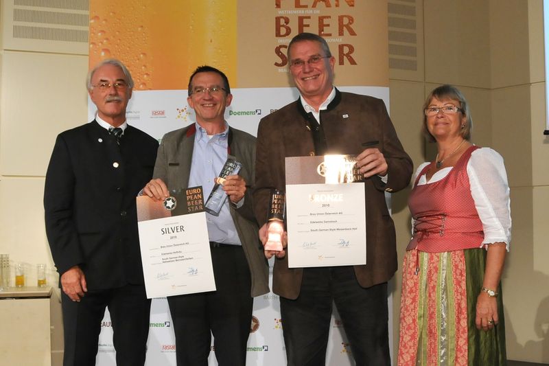 Datei:Edelweiss Gamsbock Auszeichnung 2010.jpg