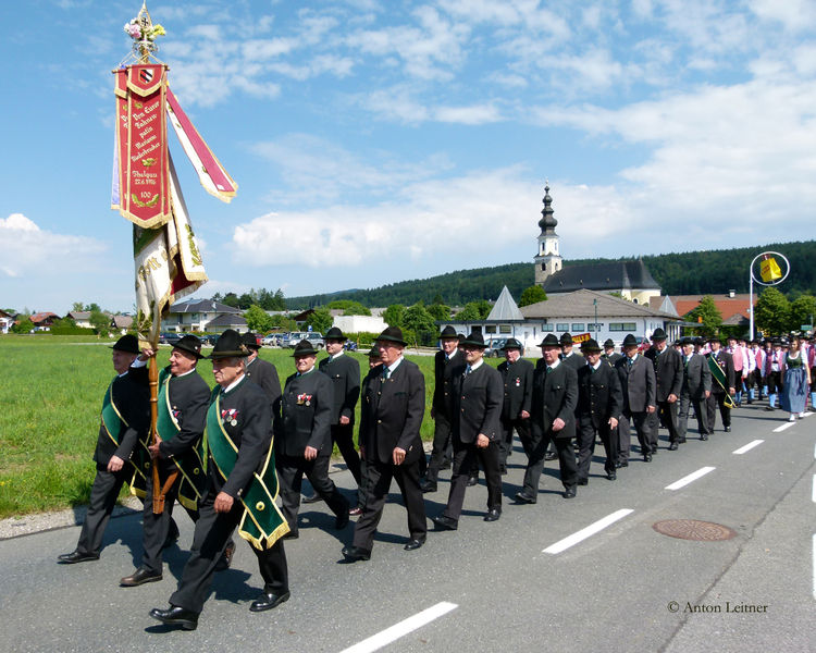 Datei:Kameradschaft Thalgau, Fronleichnam.jpg