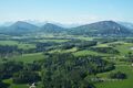 Flachgau mit Koppl und Plainfeld Schwarzenberg Gurlspitze und Gaisberg.jpg