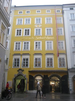 Mozarts-Geburtshaus.jpg