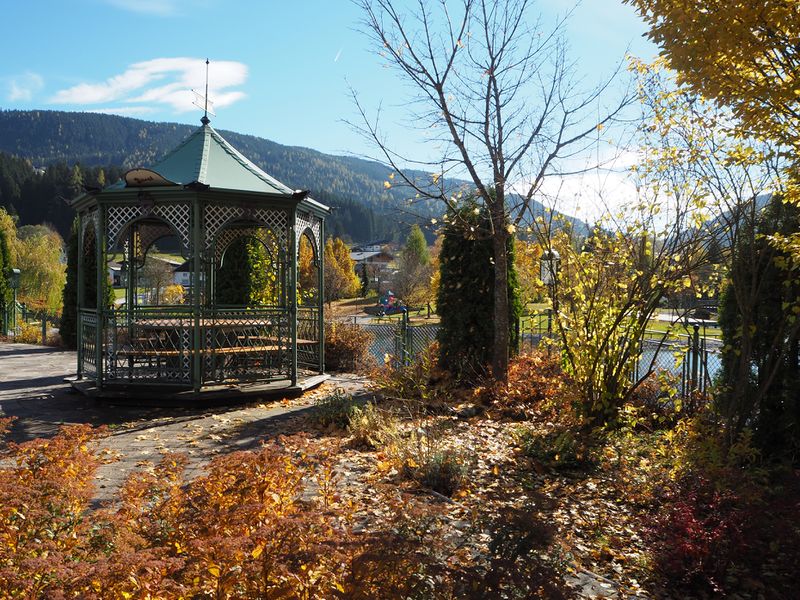 Datei:Sankt Martin Seepark02.jpg
