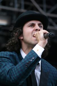 Frequency maximo park 2.jpg
