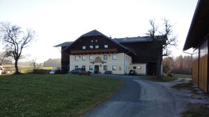 Hochfuchshof am Eugendorfer Berg.jpg