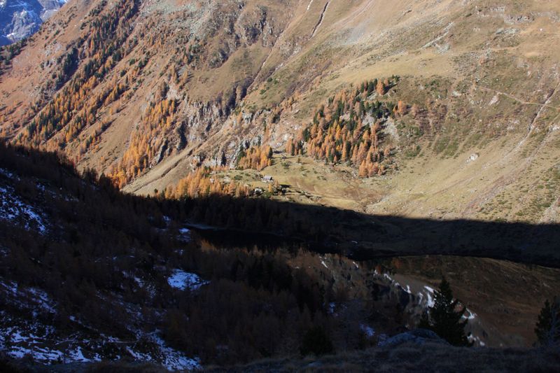 Datei:Lanschitzhütte u.lanschitzsee 61968 2011-11-01.jpg