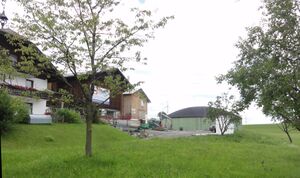Reitbachhof mit Biogasanlage.JPG