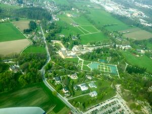 Hellbrunn Luftbild.jpg