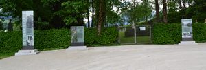 GlasstelenRussenfriedhofSt.J..JPG