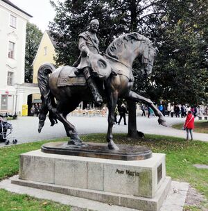 Tilly-Denkmal in vor der Basilika Altötting.jpg