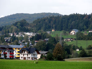Adneter Riedl mit Geisterhäusl.jpg