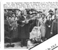Felix Gruber (junior) beim Singen am Grubergrab.jpg