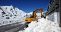 Grossglockner Hochalpenstrasse Schneeraeumung 2014 Suedrampe 25 April 04.jpeg