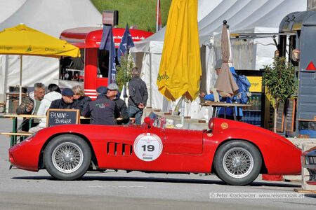 019 Legends Grand Prix Salzburgring Rennwagen 02.jpg