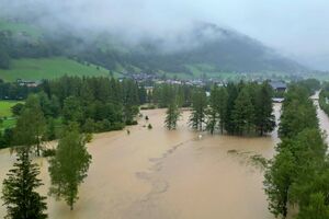 Das Wetter im Sommer 2023 Hochwasser Bad Hofgastein 03.jpg