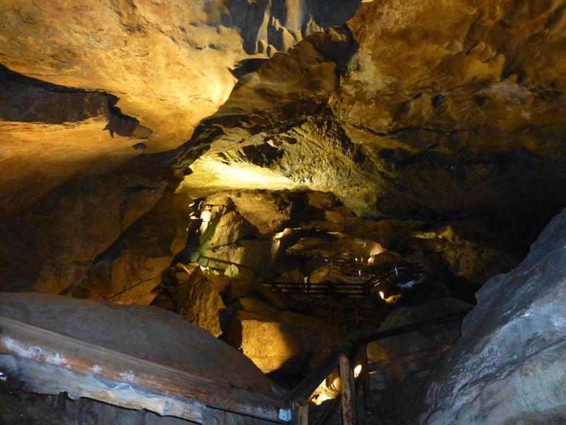 Datei:Lamprechtshöhle 9.jpg