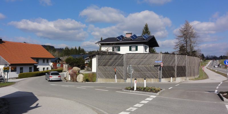Datei:Dax Lueg Straße.jpg