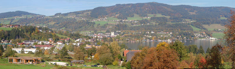 Datei:Mondseepano 8.10.2010.jpg