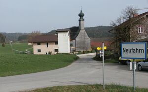 Neufahrn, westlicher Orstschaftsbeginn.jpg