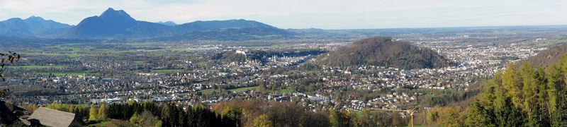 Datei:Panoramabild Salzburg zu Füßen.JPG