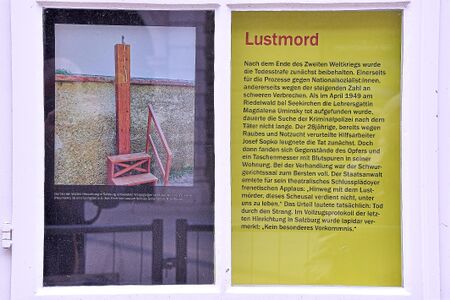 2025 09 27 Fensterpfad der Universitätsbibliothek Salzburg 01.jpg