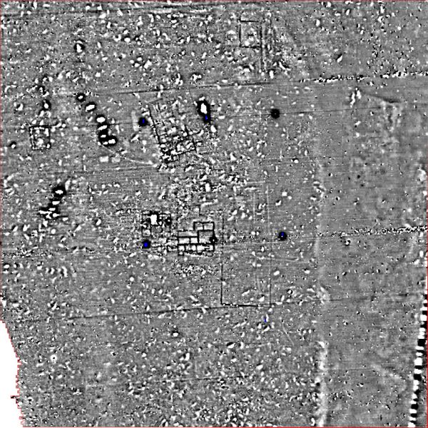 Datei:Archäologische Grabungen in Pfongau Magnetometerrospektion.JPG