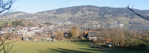 Mondsee mit Höribach.JPG