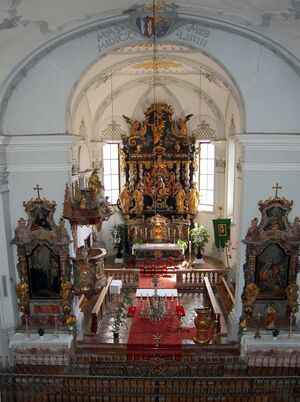 Pfarrkirche Arnsdorf, Ansicht von der Empore aus.jpg