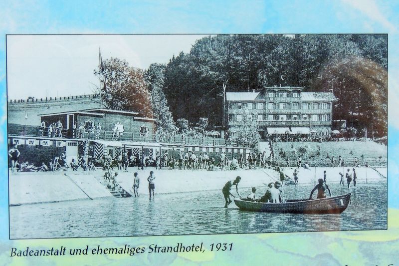 Datei:Touristische Entwicklung der Wallersee-Ostbucht 01.JPG