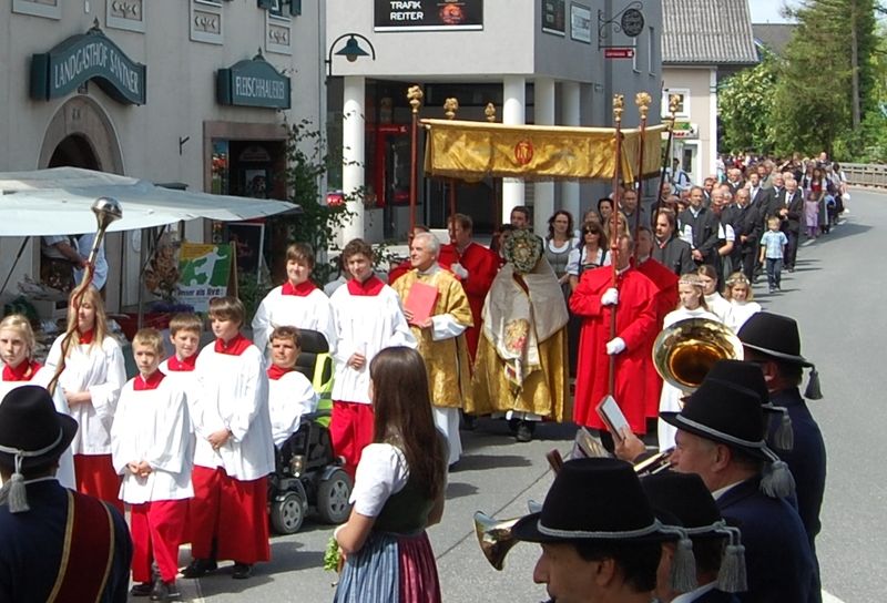 Datei:Himmeltrager.jpg