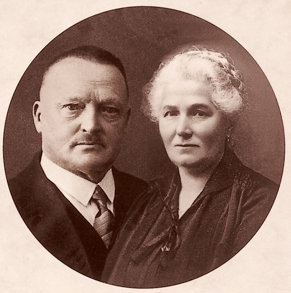 Datei:Peter und Anna Lederer.jpg