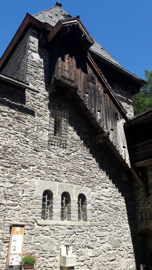 Burg Finstergrün 1 (7).jpg