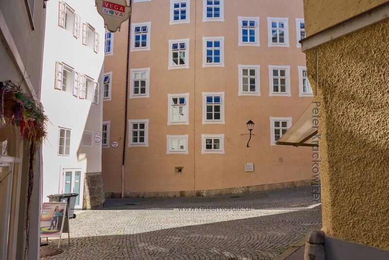Datei:Dr.-Wilfried-Haslauer-Platz 02.jpg