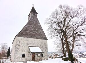 St. Laurentiuskirche bei Piding, Westseite.JPG