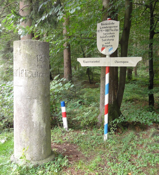 Datei:Grenzstelle im Rupertiwinkel.jpg