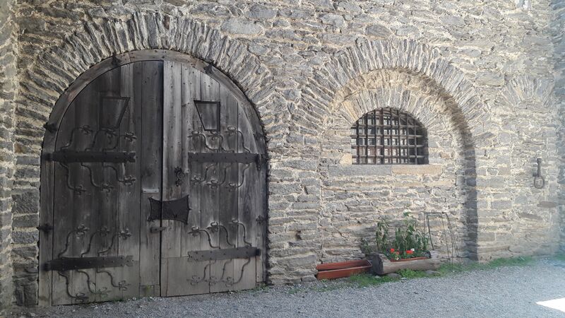 Datei:Burg Finstergrün 1 (38).jpg